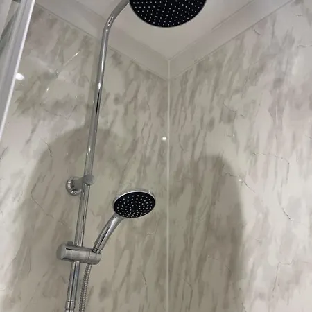 Large 2 Habitación en casa particular Bristol